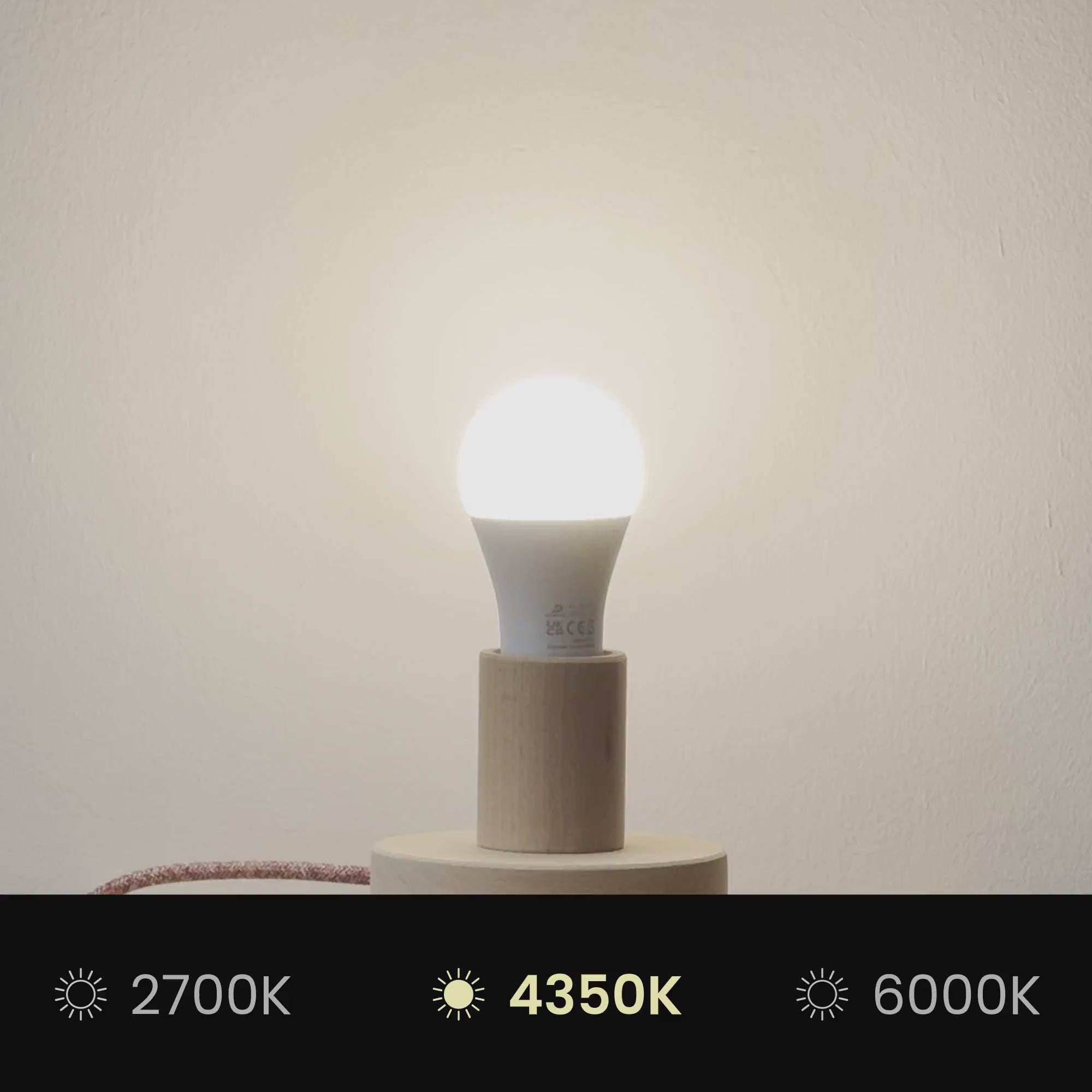 Načíst video: Stínidlo Impero S s paticí E27 pro stolní lampu nebo nástěnné svítidlo - Made in Italy - Teletta Červená