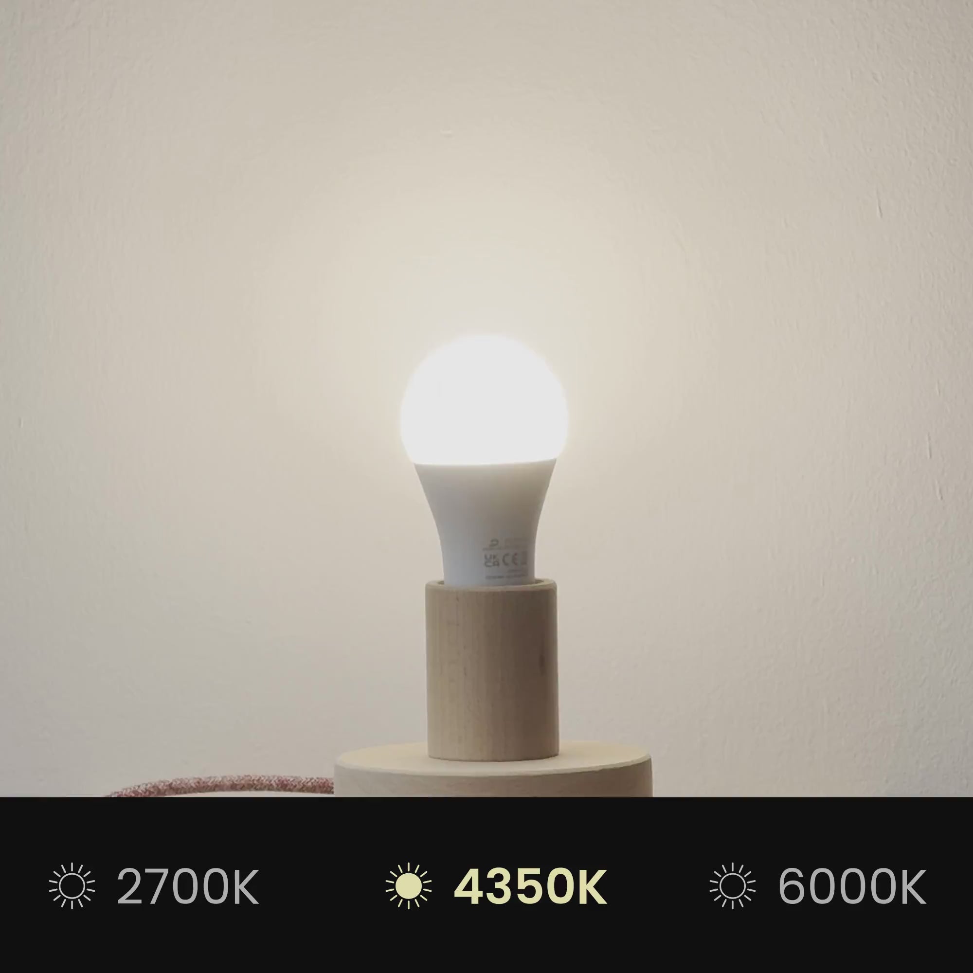 Načíst video: Stínidlo Impero L pro stolní lampu nebo nástěnnou lampu s paticí E27 – Vyrobeno v Itálii – Cinette Pistáciově Zelená